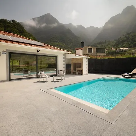 Casa Do Avo Da Pedra * São Vicente