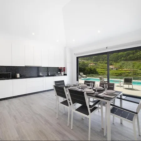 Casa Avo Da Pedra, By Op