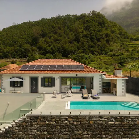 Casa Avo Da Pedra, By Op