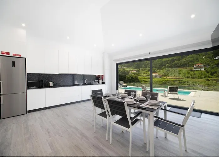 Casa Avo Da Pedra, By Op