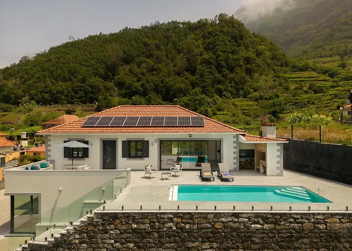 Casa Avo Da Pedra, By Op